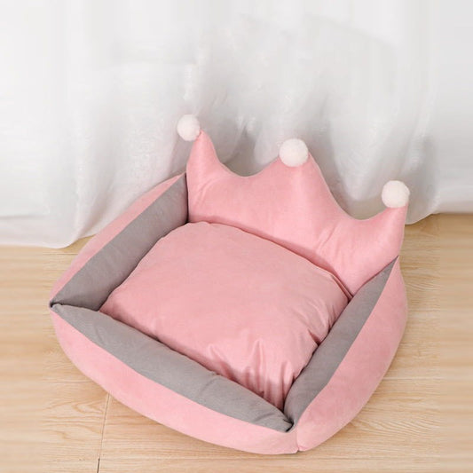 Scratch resistant crown dog bed